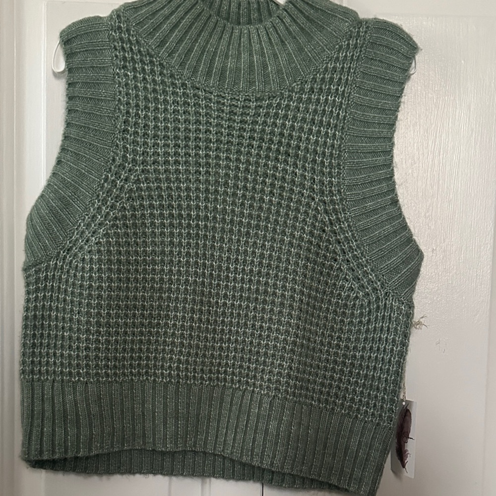 Jessica Simpson Sage Green Sleeveless Turtleneck Sweater